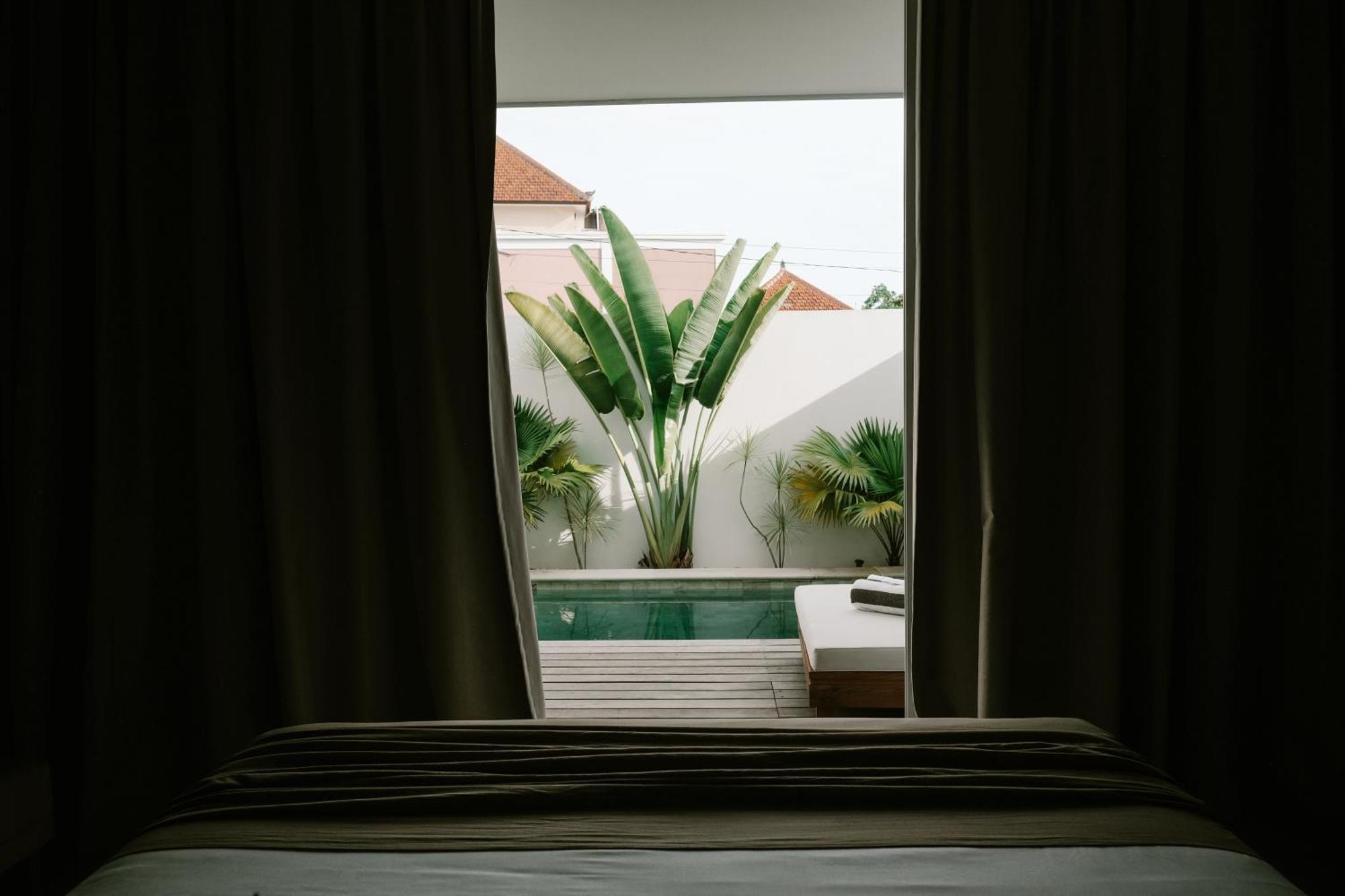 Neptune Studios Adults Only Gym And Recovery Access Kuta  Bagian luar foto